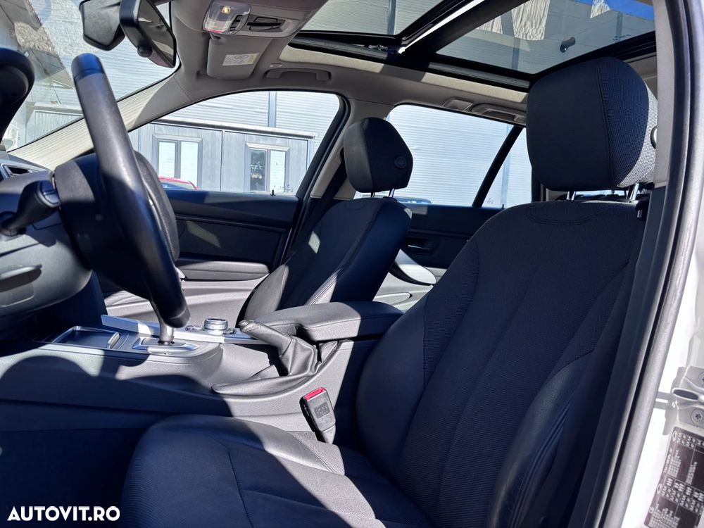 BMW Seria 3 320i Aut. Advantage - 22