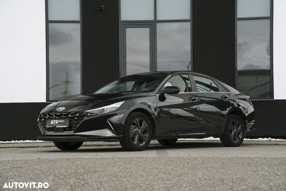 Hyundai Elantra - 1