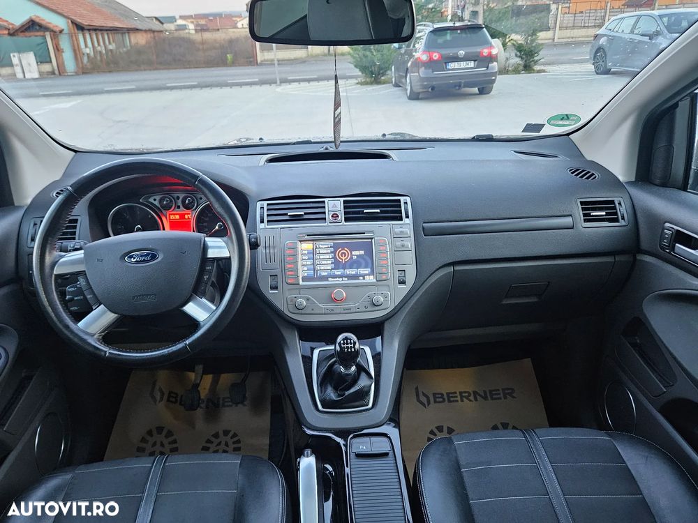 Ford Kuga S 2.0 TDCi 4x4 Plus Editionsmodell - 9