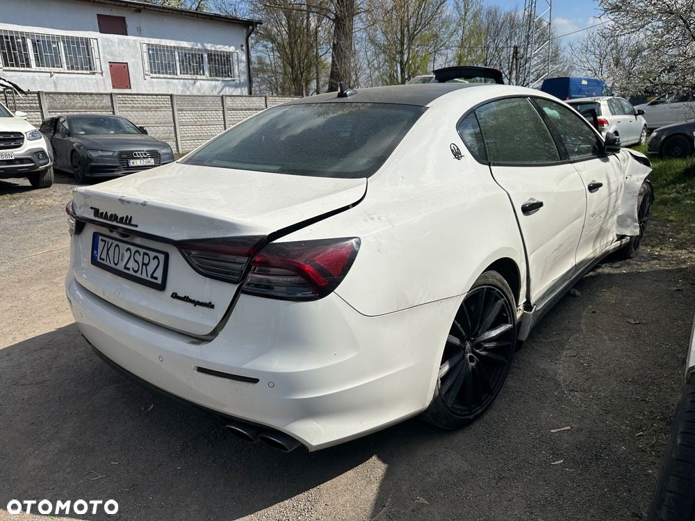 Maserati Quattroporte Q4 GranLusso - 4