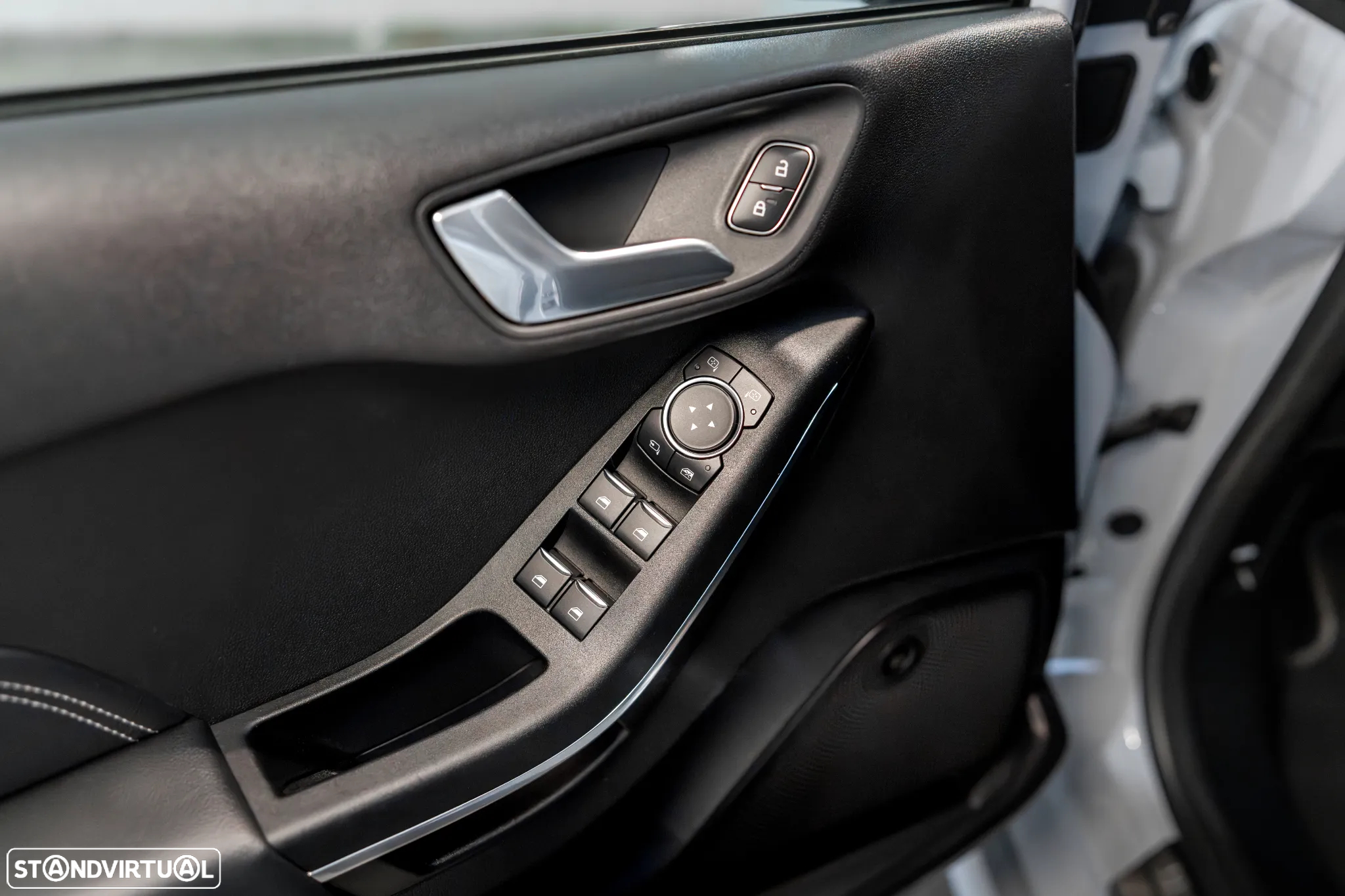Ford Fiesta 1.5 EcoBoost S&S ST X - 29