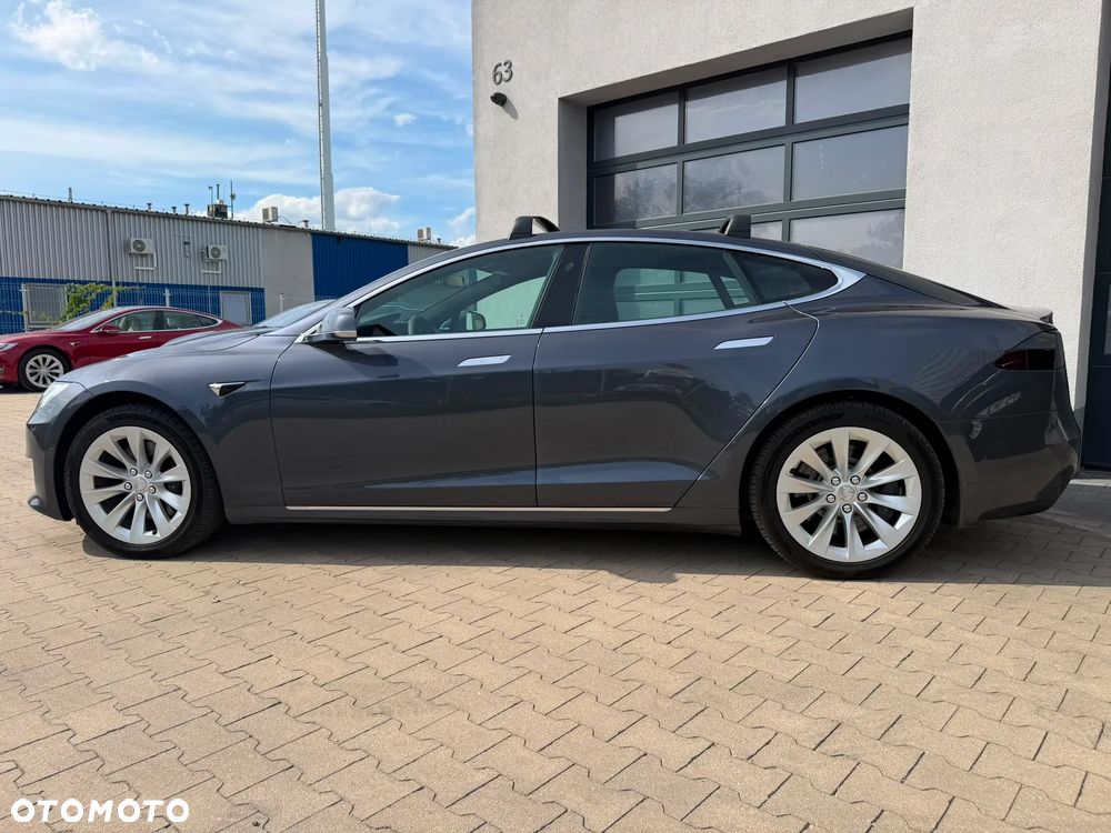 Tesla Model S - 2