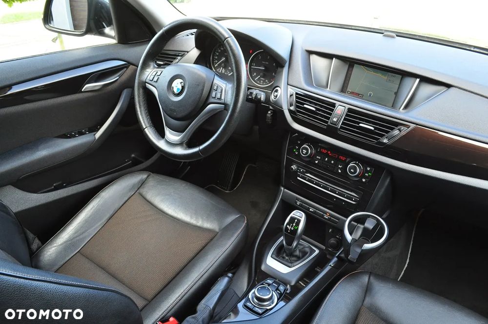 BMW X1 sDrive18d xLine - 9