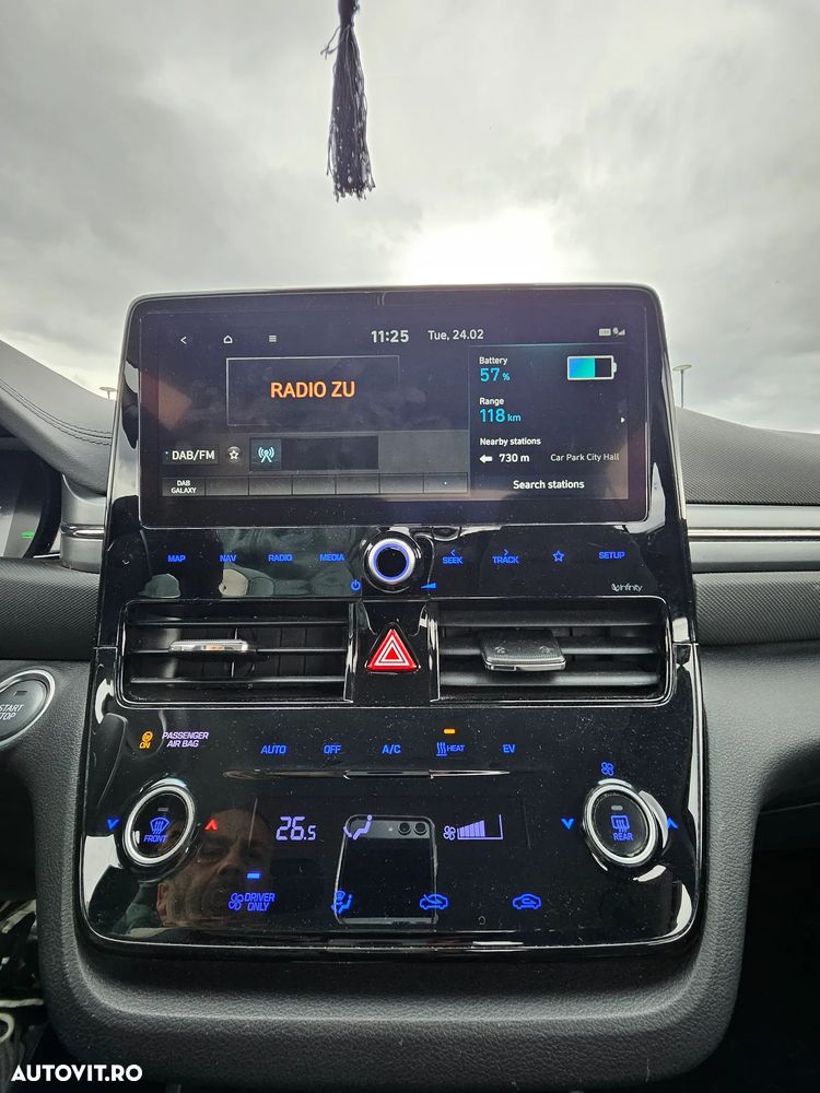 Hyundai IONIQ - 8