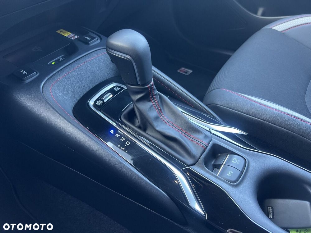 Toyota Corolla 2.0 Hybrid GR Sport - 25
