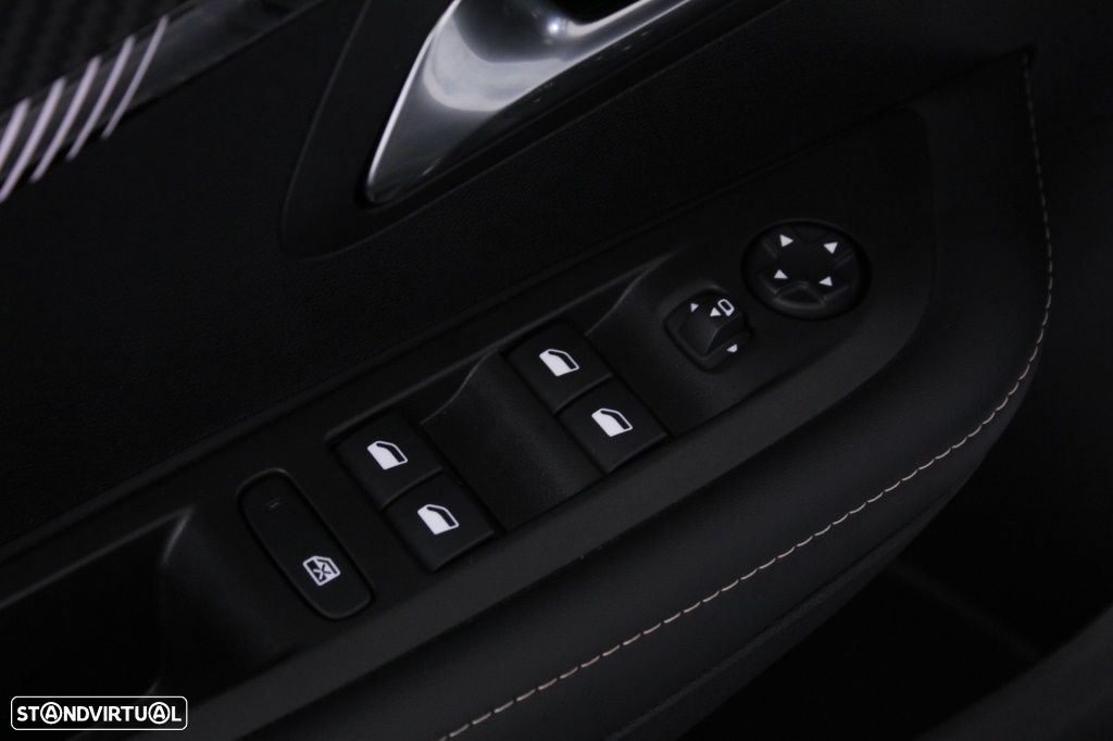 Peugeot 208 1.2 Hybrid Allure e-DCS6 - 20