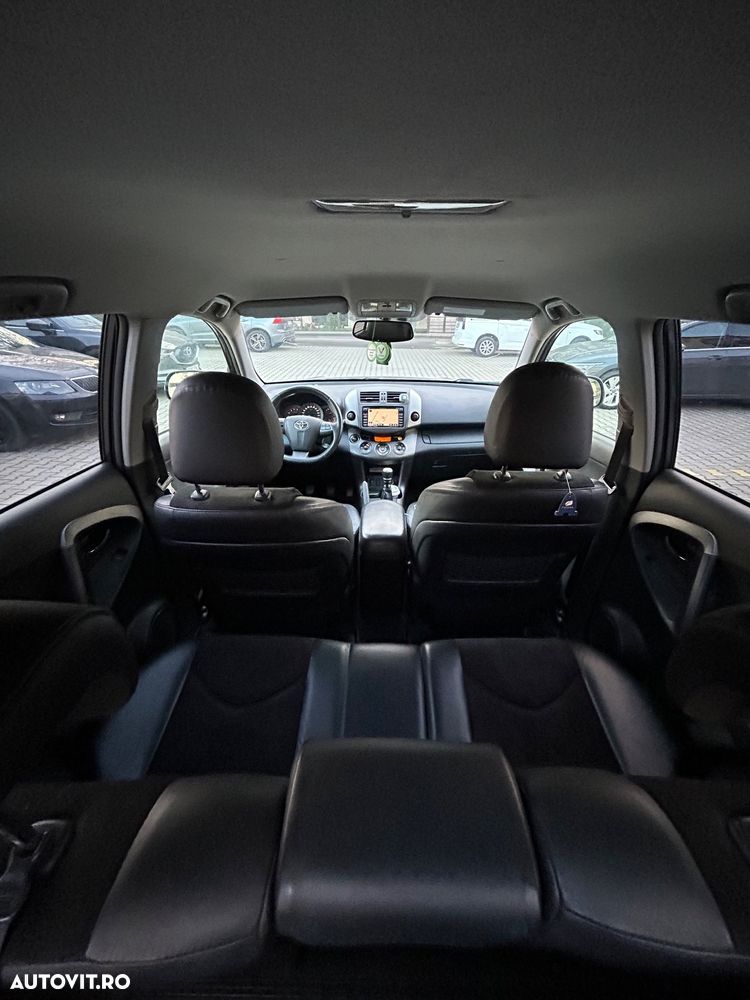 Toyota RAV4 - 7