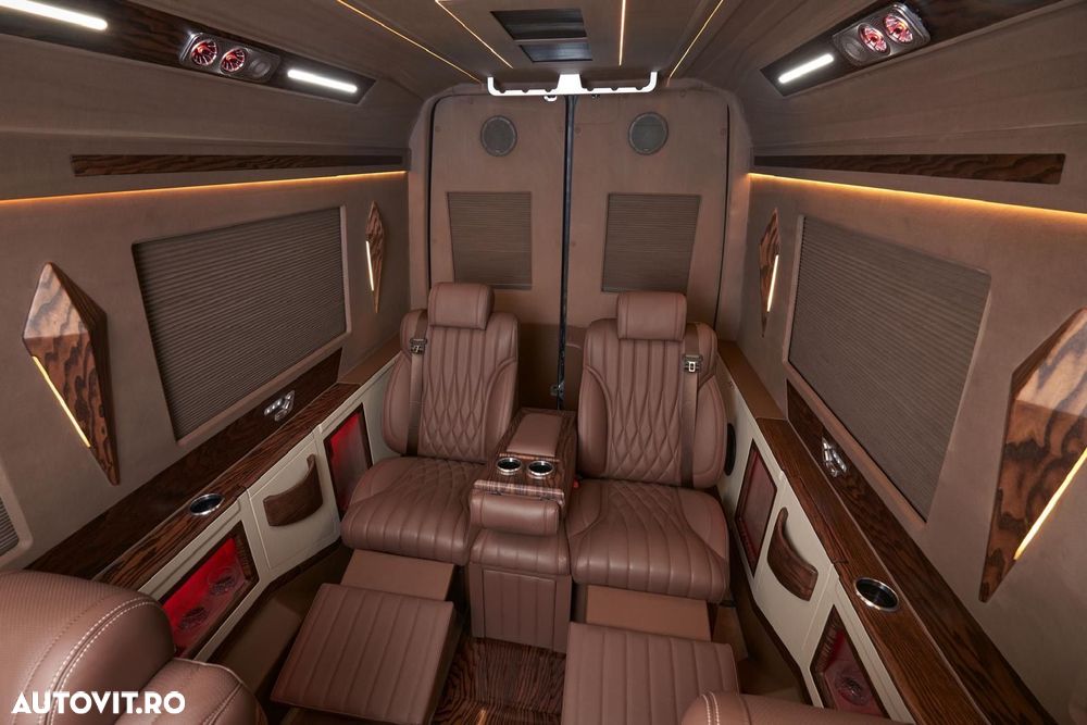 Mercedes-Benz Sprinter 906.235 7GTronic - 23