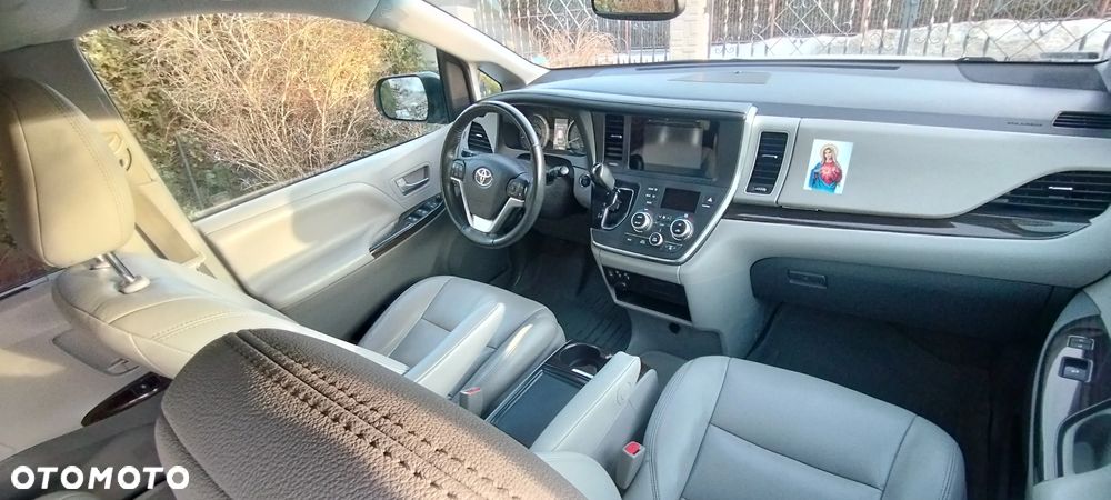 Toyota Sienna 3.5 V6 XLE AWD - 24