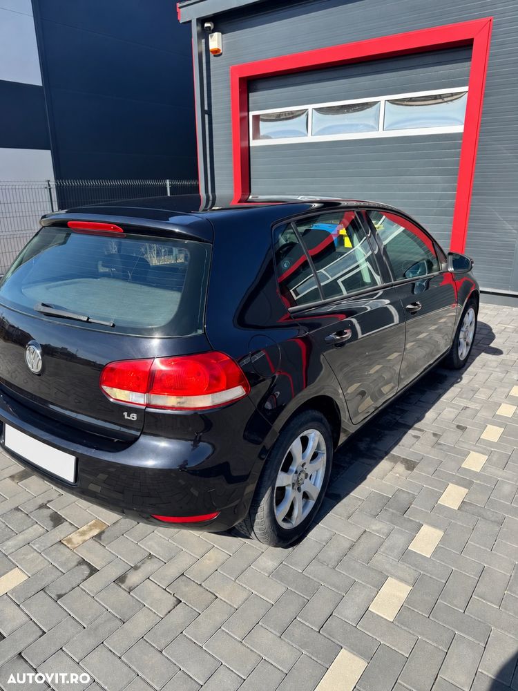Volkswagen Golf - 6