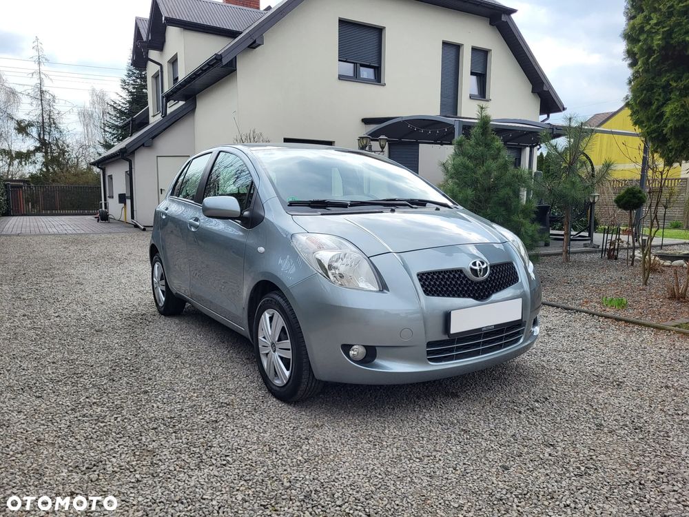 Toyota Yaris 1.3 VVT-i Cool - 1