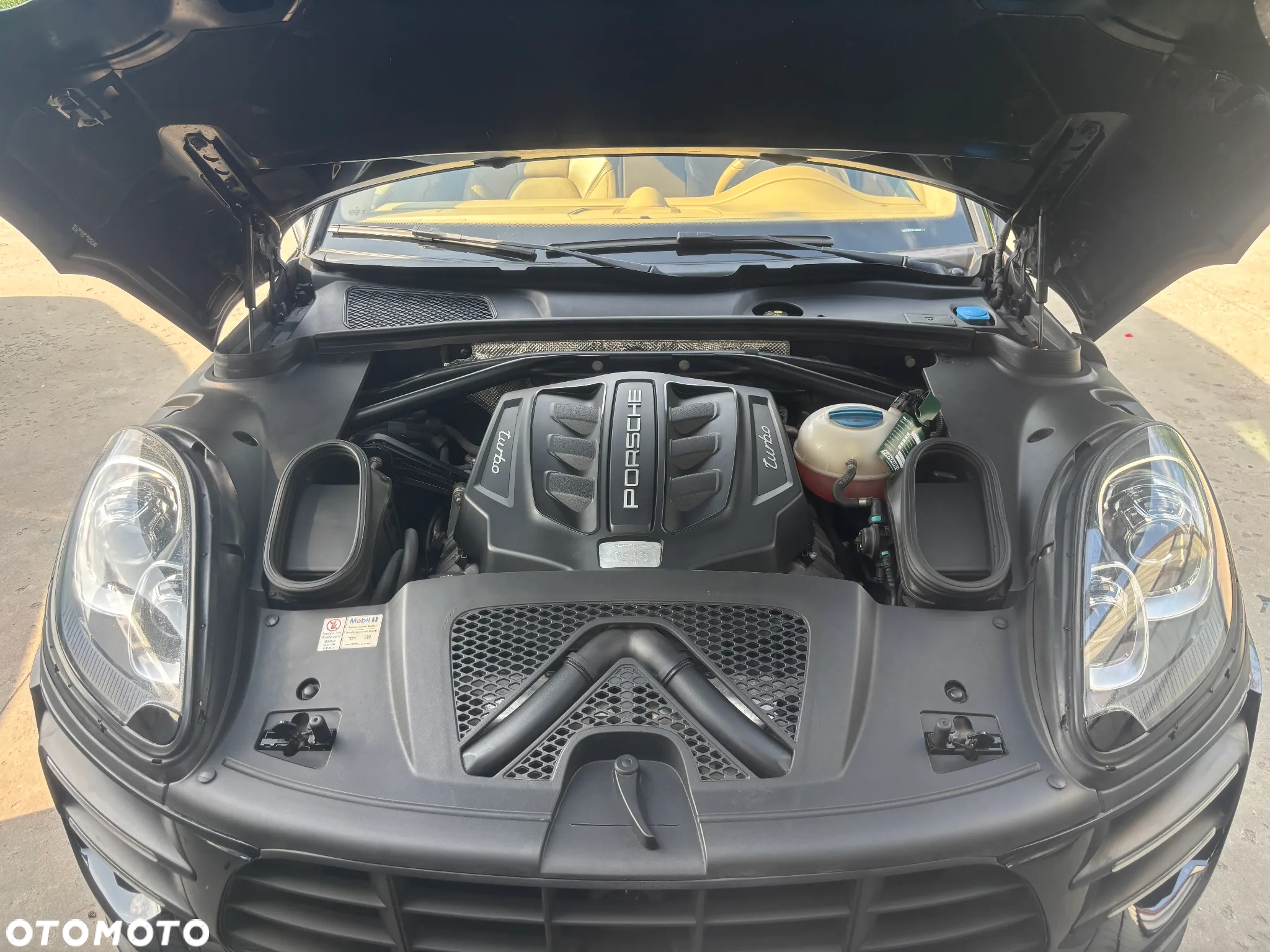Porsche Macan Turbo - 14