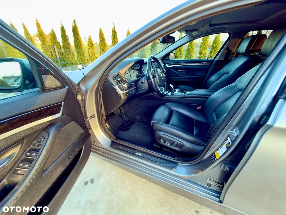 BMW Seria 5 528i xDrive Sport-Aut Luxury Line - 20