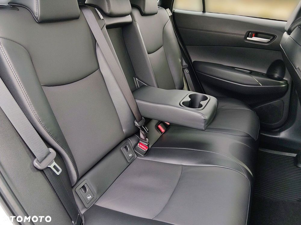 Toyota Corolla Cross 2.0 Hybrid Executive AWD - 17