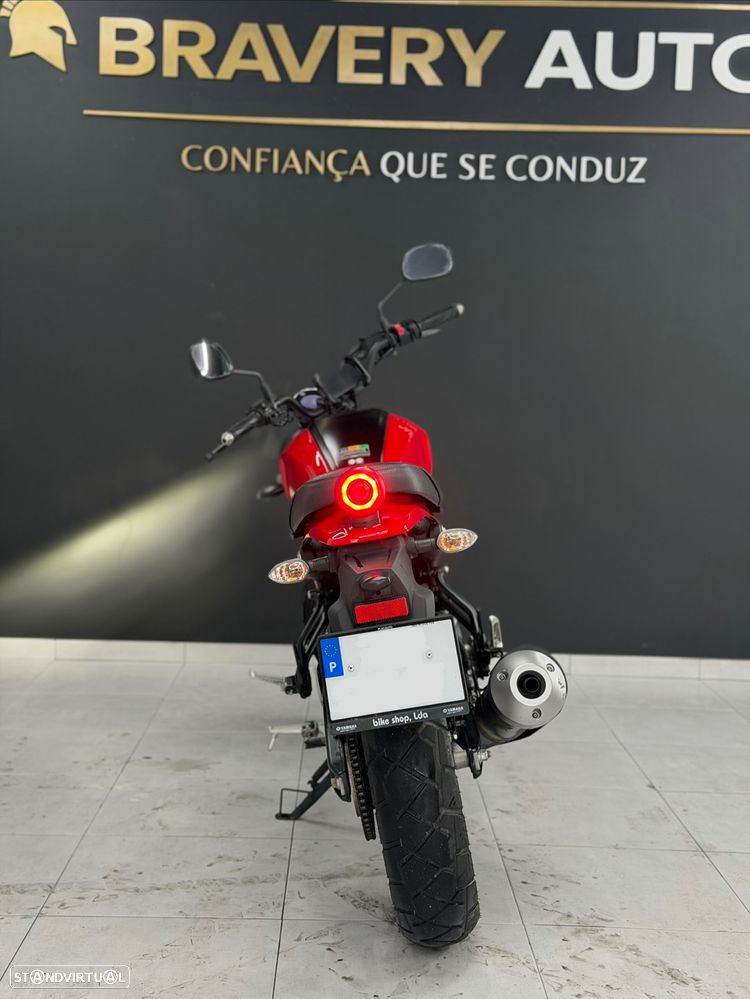 Yamaha XSR - 9
