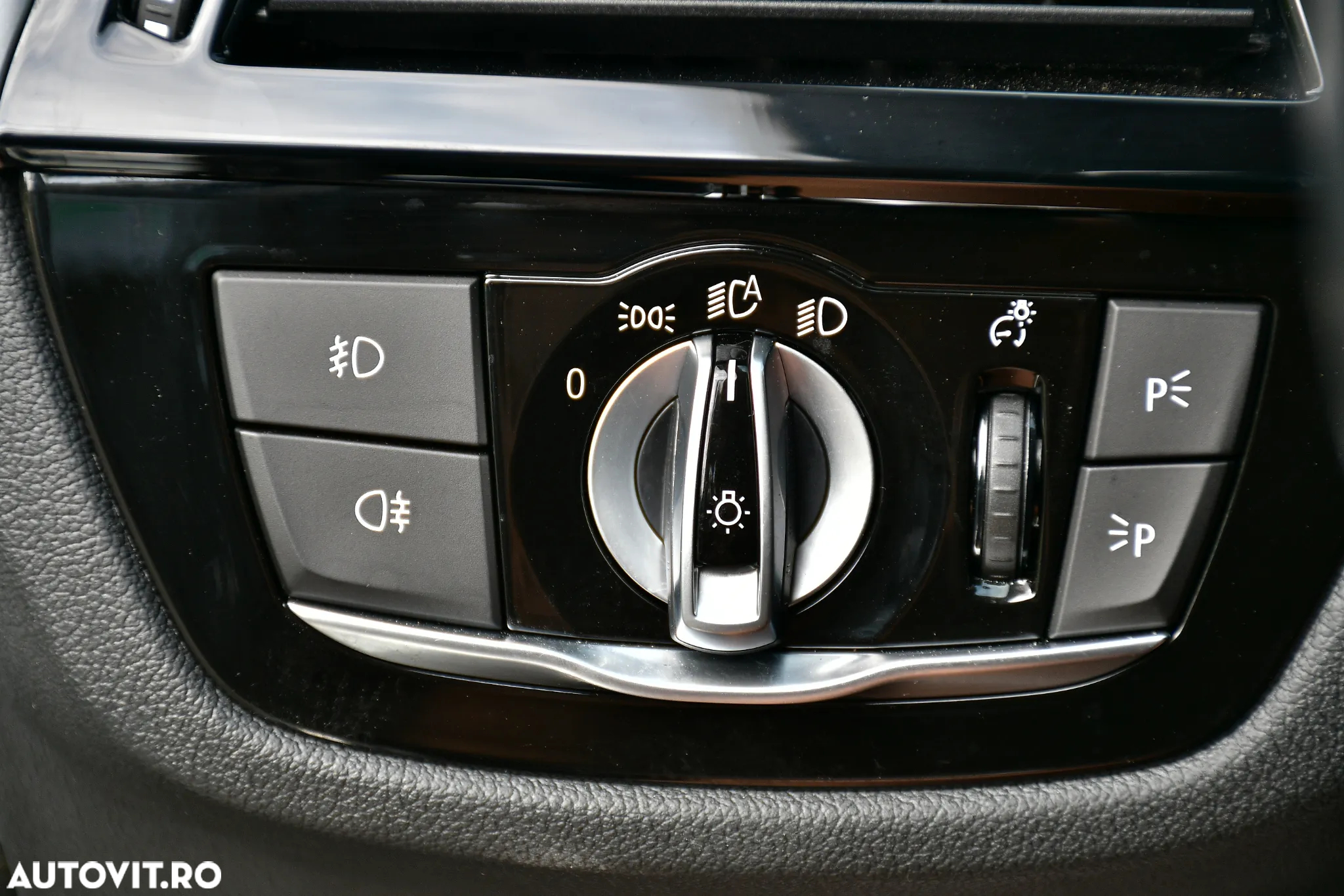 BMW Seria 5 520d Aut. Luxury Line - 28