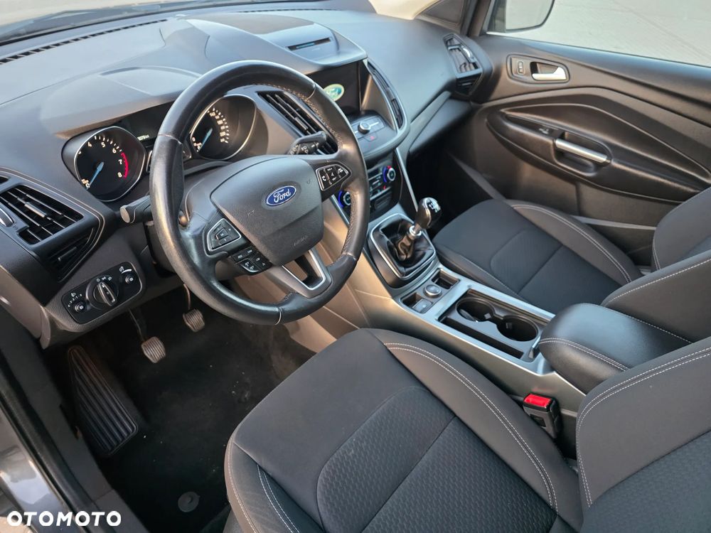 Ford Kuga 1.5 EcoBoost 2x4 Titanium - 19