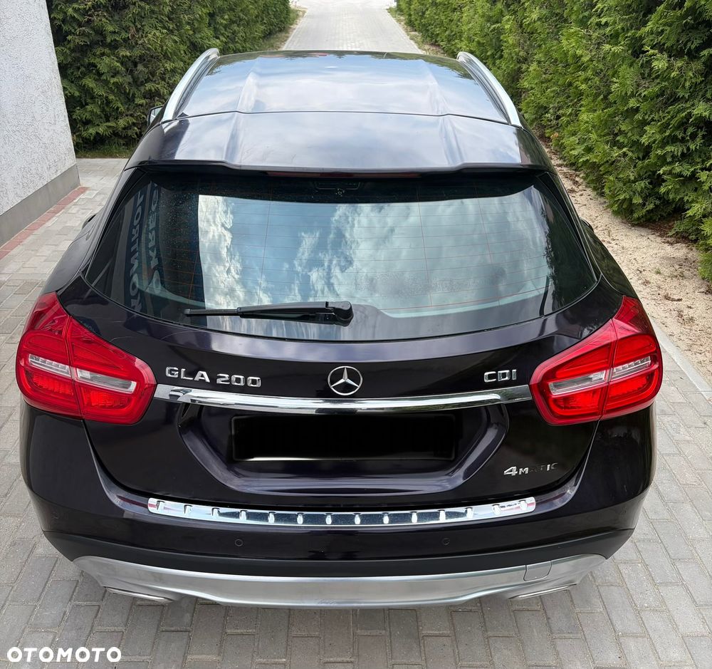 Mercedes-Benz GLA 220 d 4Matic 7G-DCT Style - 11