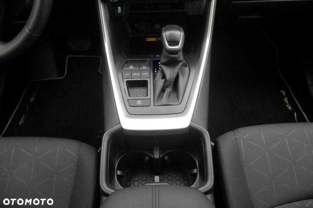 Toyota RAV4 - 11