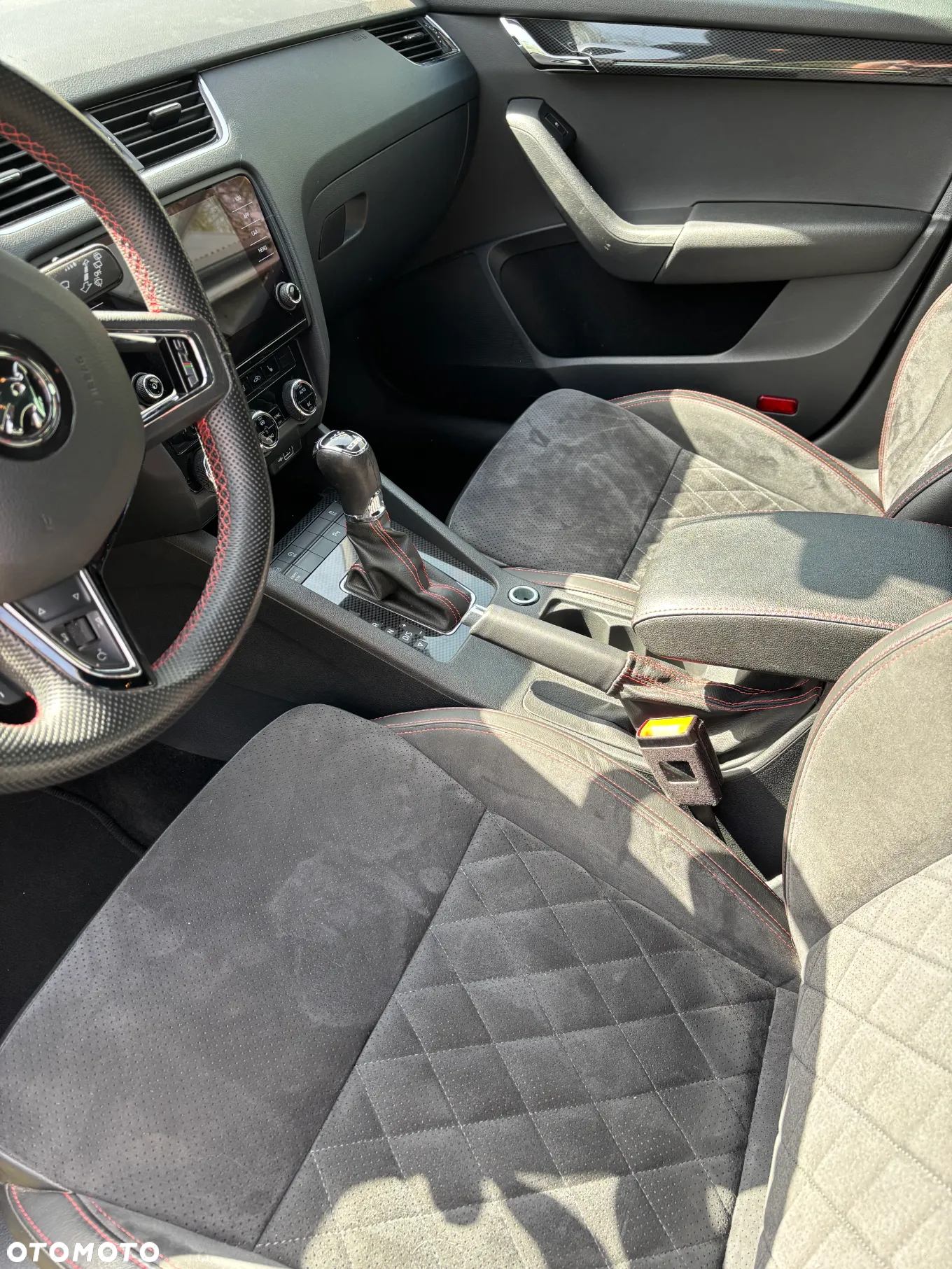 Skoda Octavia 2.0 TDI RS Challenge DSG - 2