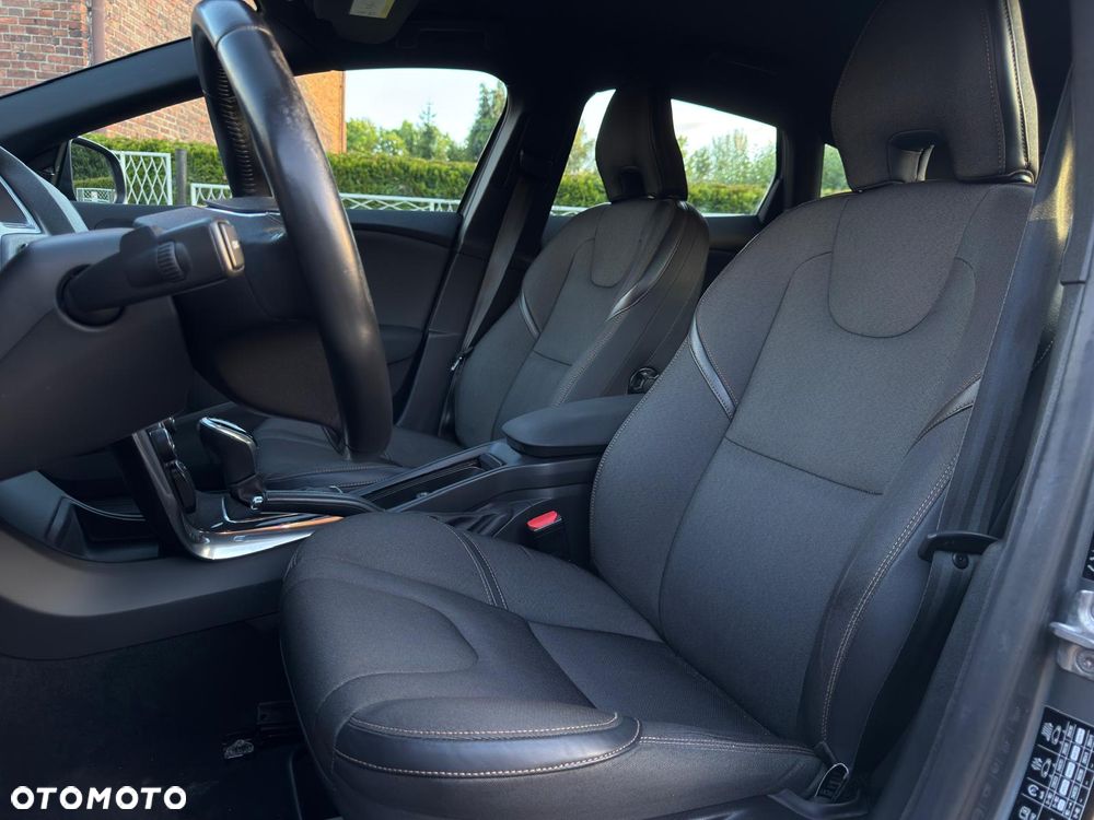 Volvo V40 Cross Country D3 Geartronic Momentum - 13