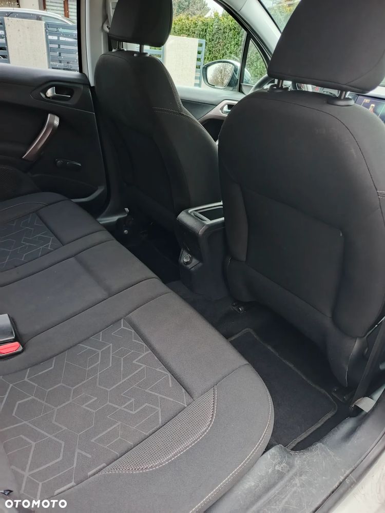 Peugeot 2008 PureTech 82 Style - 14