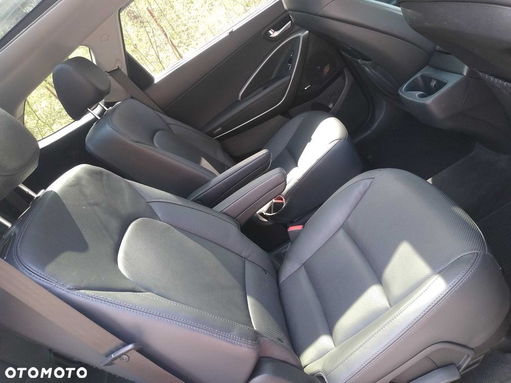 Hyundai Grand Santa Fe - 7