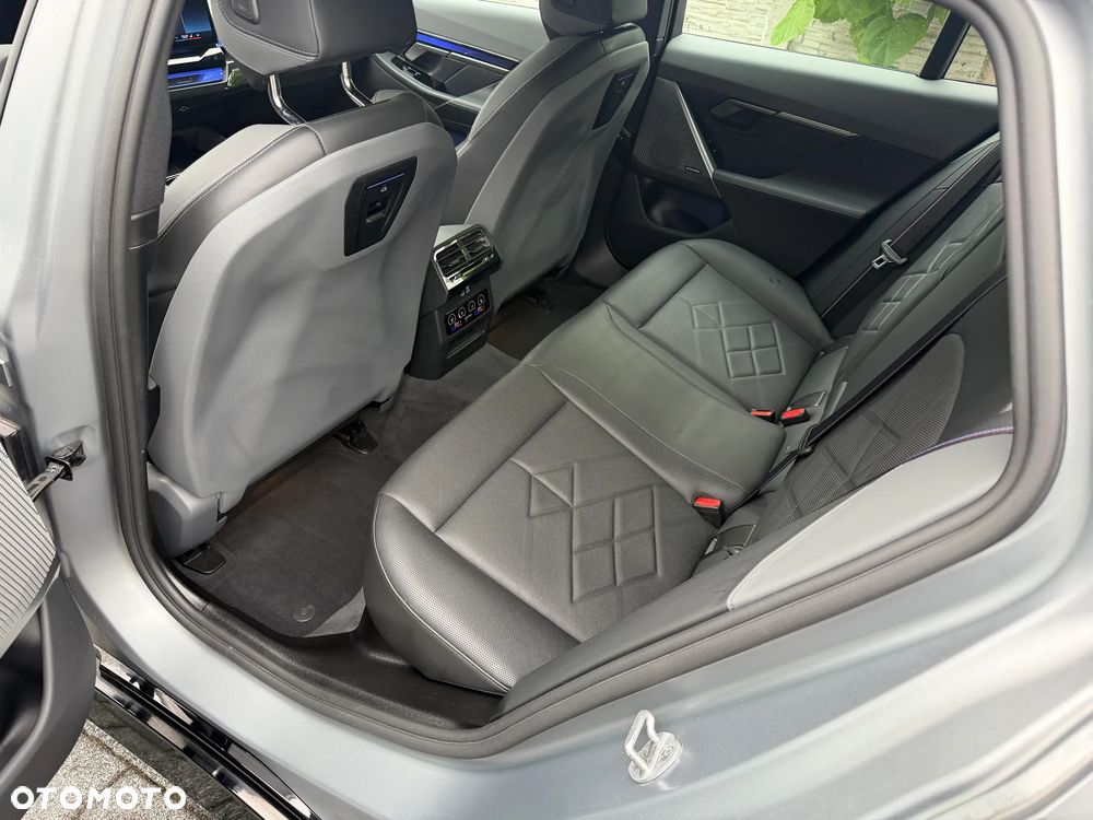 BMW Seria 5 540d xDrive mHEV M Sport - 27