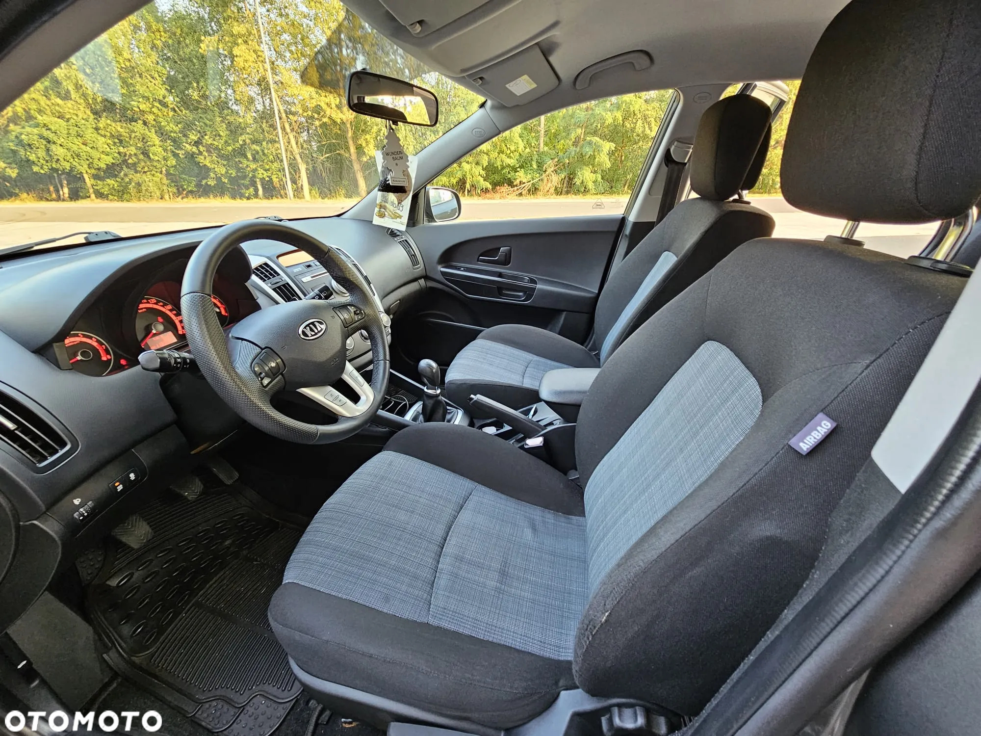 Kia Ceed 1.4 CVVT SW Dream-Team Edition - 27