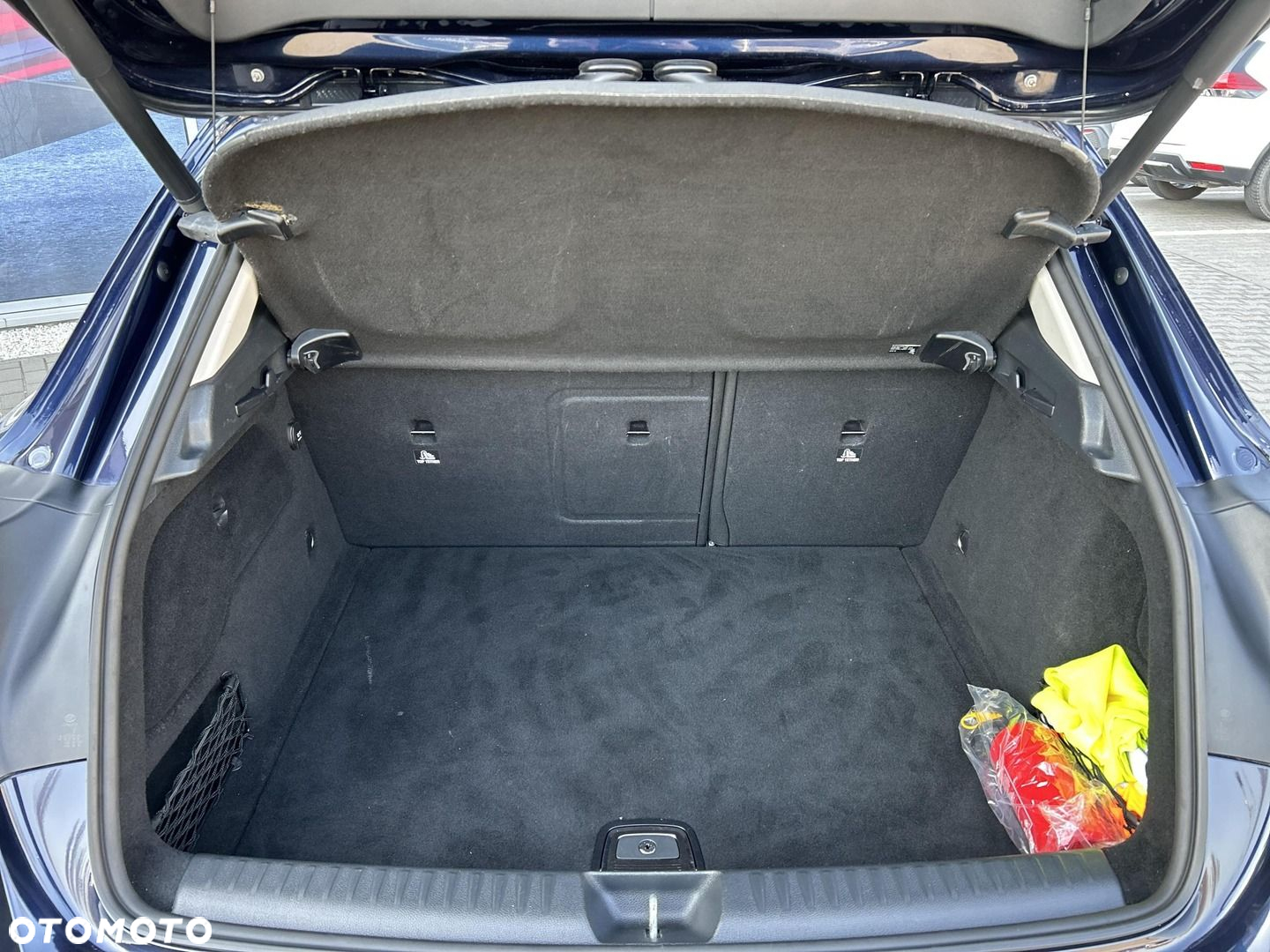 Mercedes-Benz GLA 180 d 7G-DCT Urban - 24