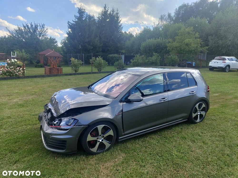 Volkswagen Golf GTI BlueMotion Technology DSG - 24