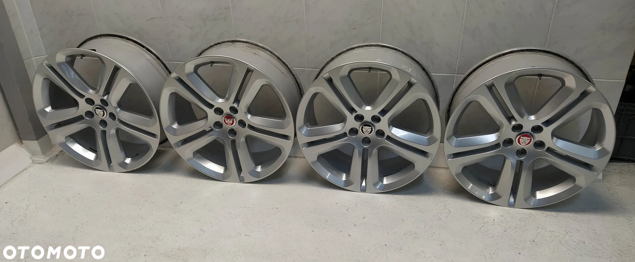 JAGUAR F-PACE X761 8.5X20 ORYGINALNE FELGI ALUMINIOWE R20 ET45 5X108 4XCZUJNIKI TPMS CIŚNIENIA OPON - 2