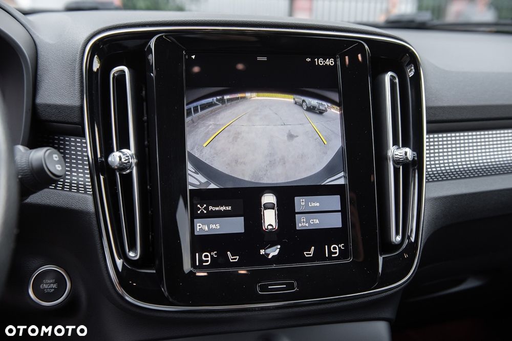 Volvo XC 40 D3 SCR AWD R-Design - 23