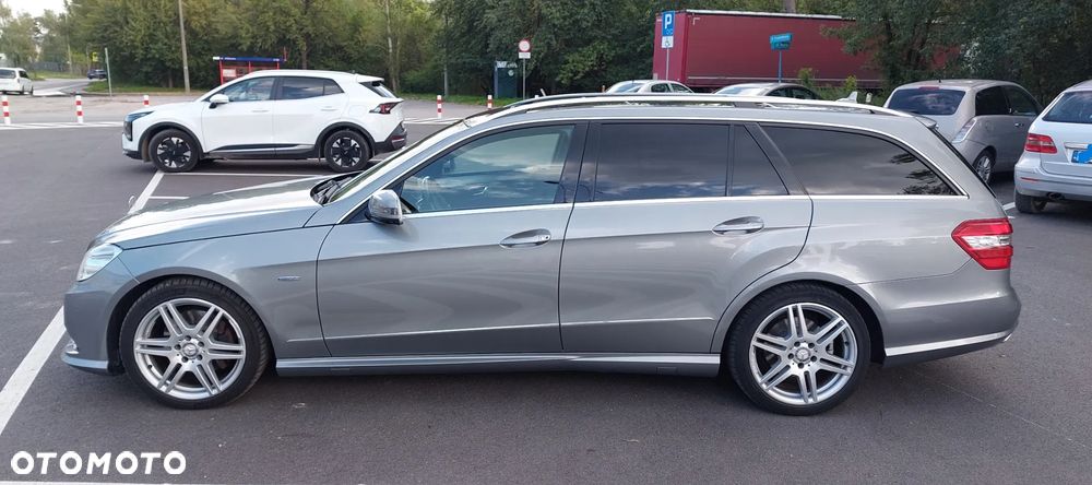 Mercedes-Benz E-Class 2011 photo 2