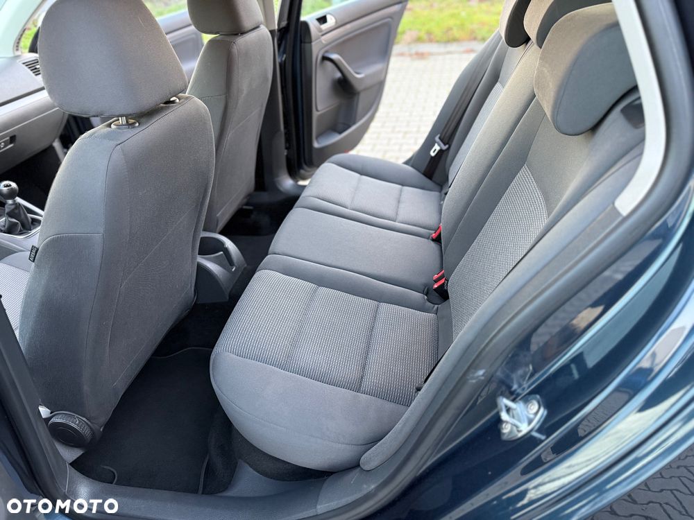 Volkswagen Golf 1.6 Comfortline - 23