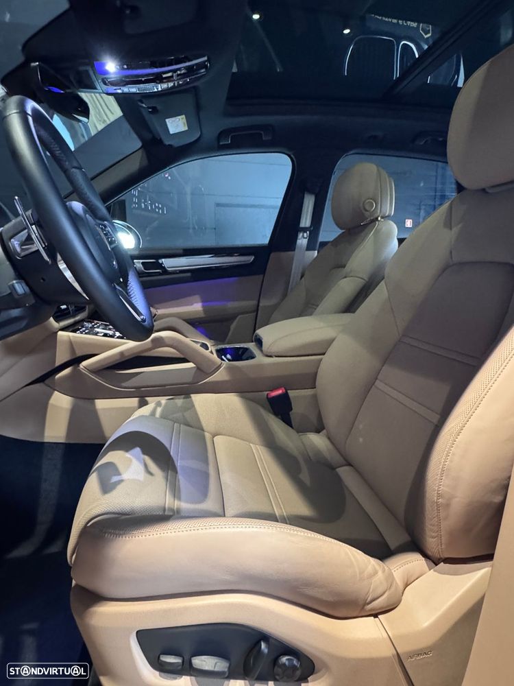 Porsche Cayenne E-Hybrid Platinum Edition - 45