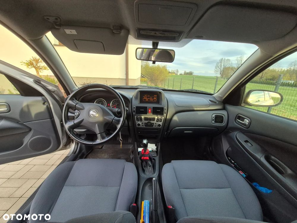 Nissan Almera 1.5 acenta PLUS - 9