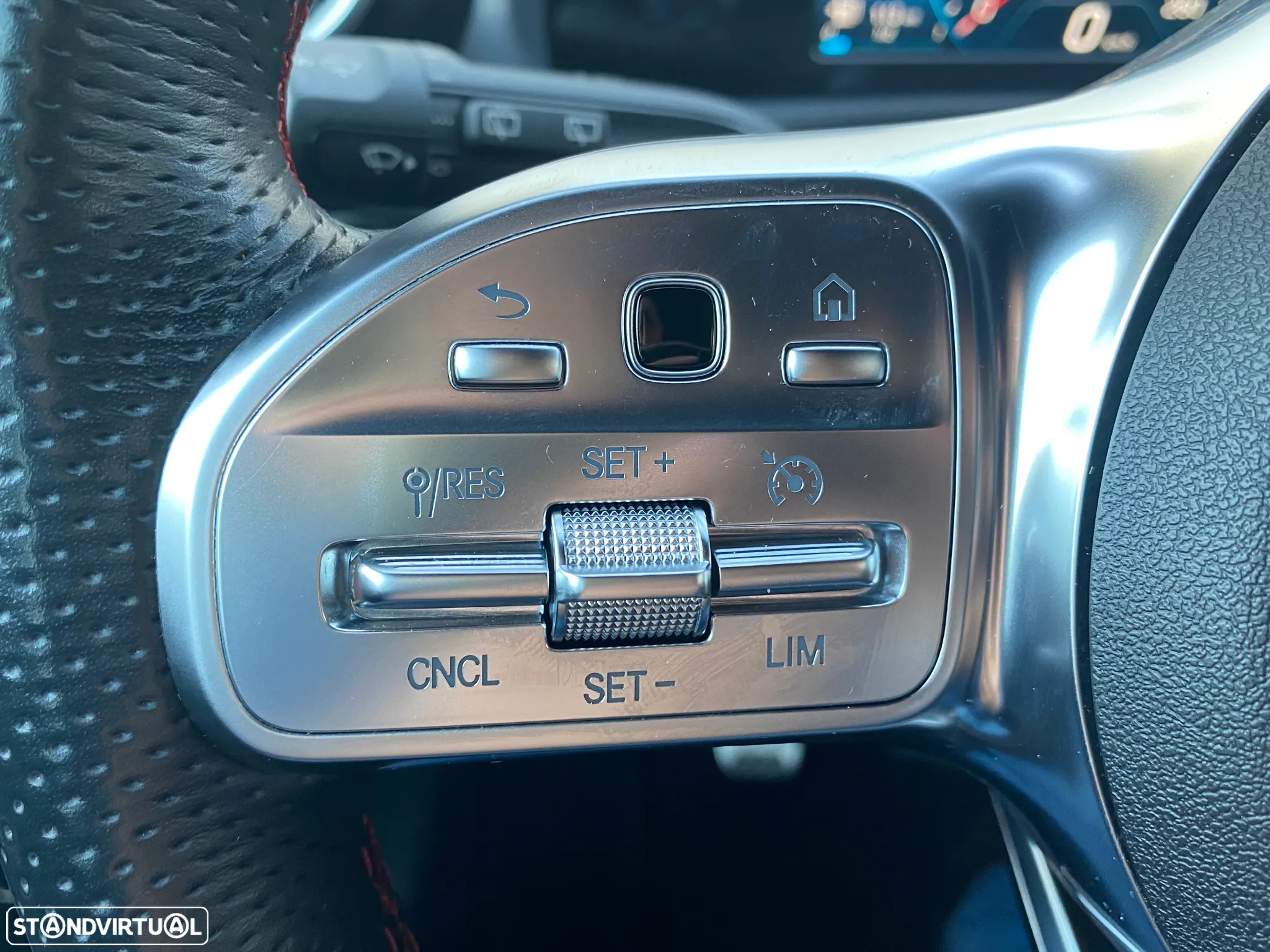 Mercedes-Benz CLA 180 d Shooting Brake AMG Line - 29