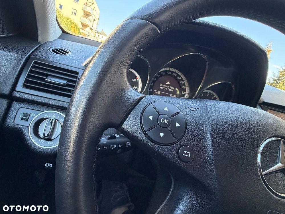 Mercedes-Benz Klasa C 200 (BlueEFFICIENCY) Elegance - 25