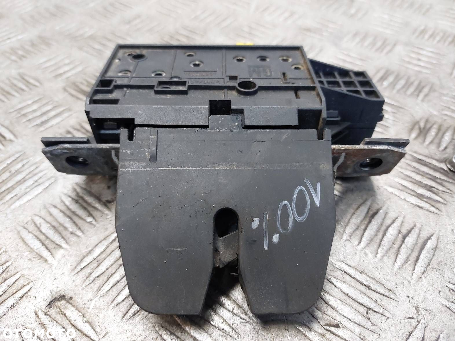 ZAMEK KLAPY BAGAŻNIKA OPEL VECTRA C HB 5D 13178192 495072894 - 3