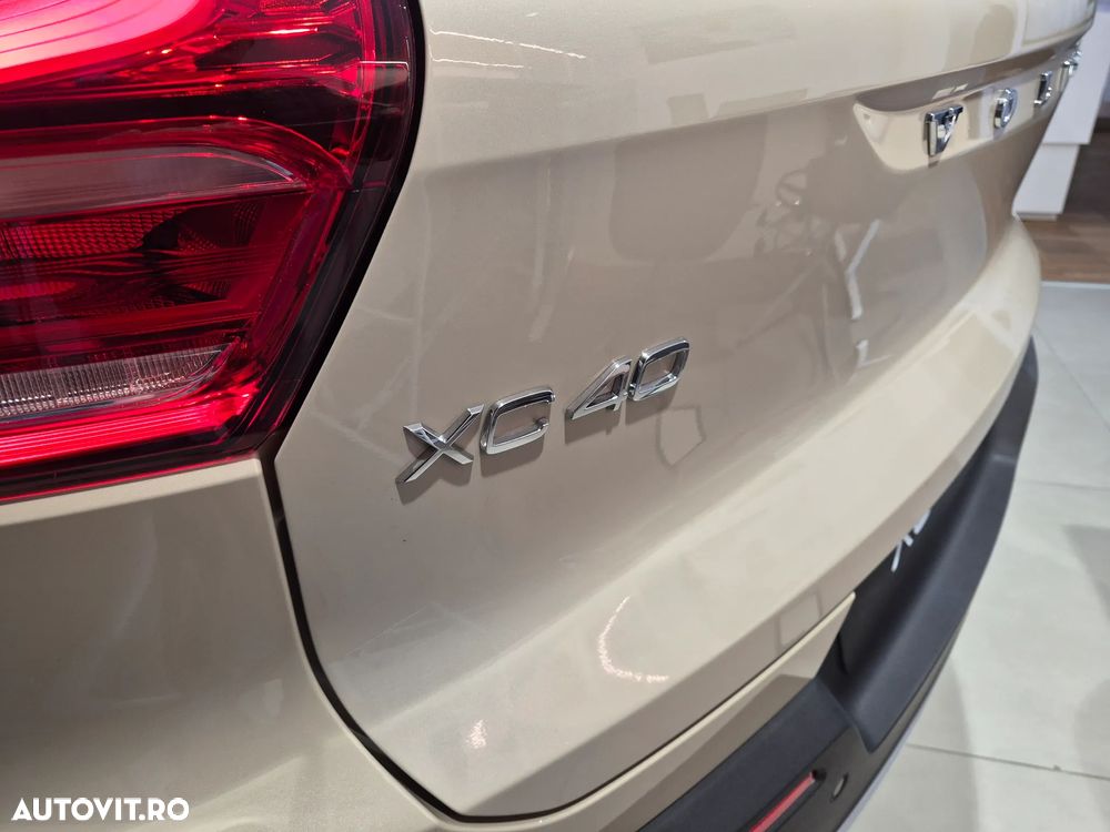 Volvo XC 40 B3 AT FWD MHEV Core - 24