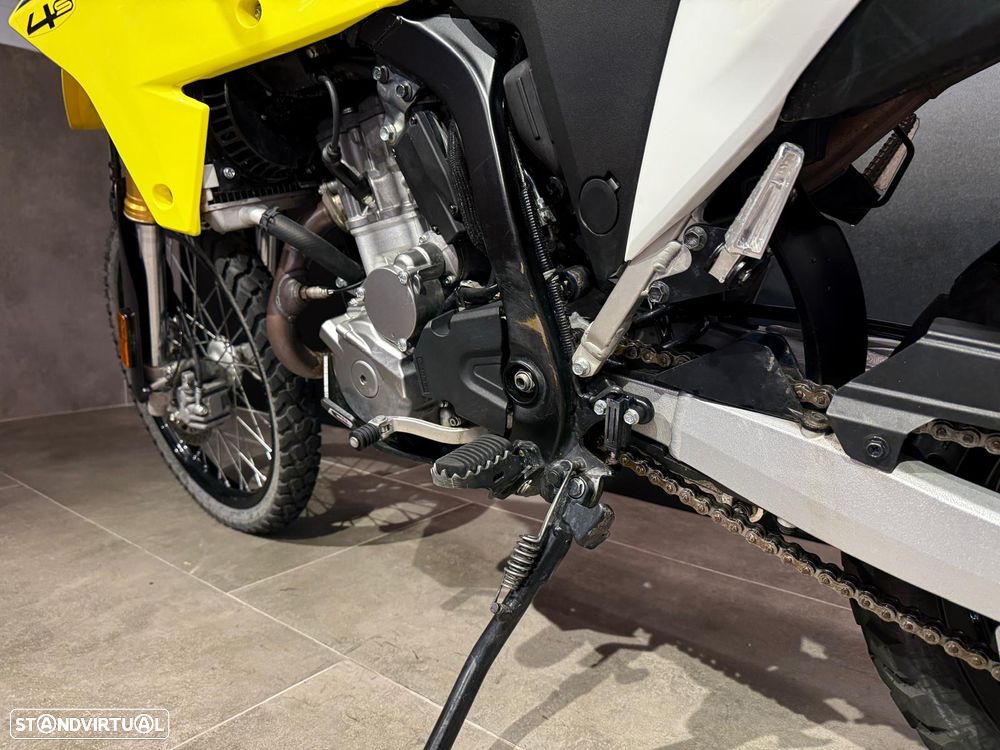 Suzuki DR - 7