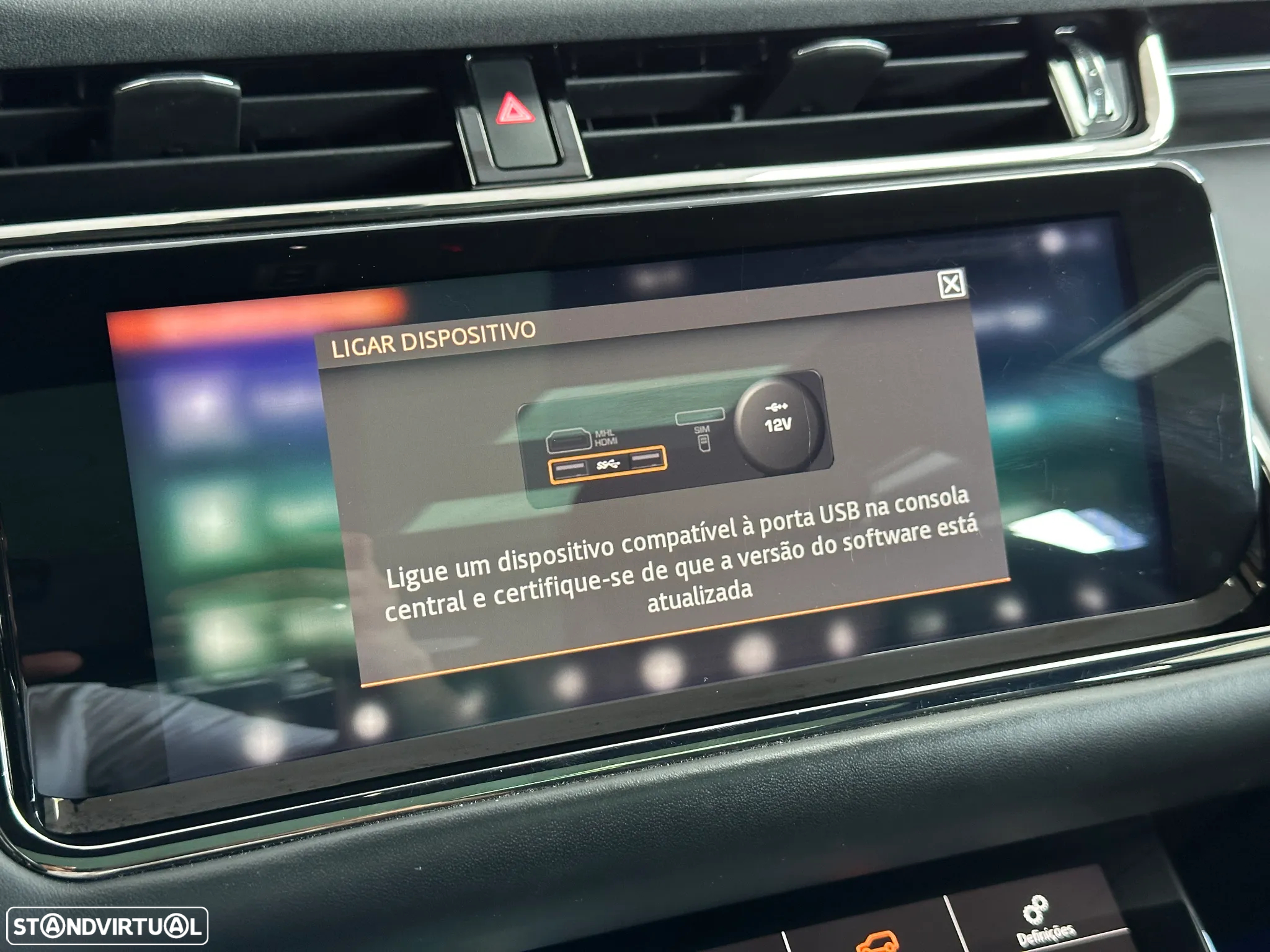 Land Rover Range Rover Evoque 2.0 P250 AWD R-Dynamic HSE Auto - 39