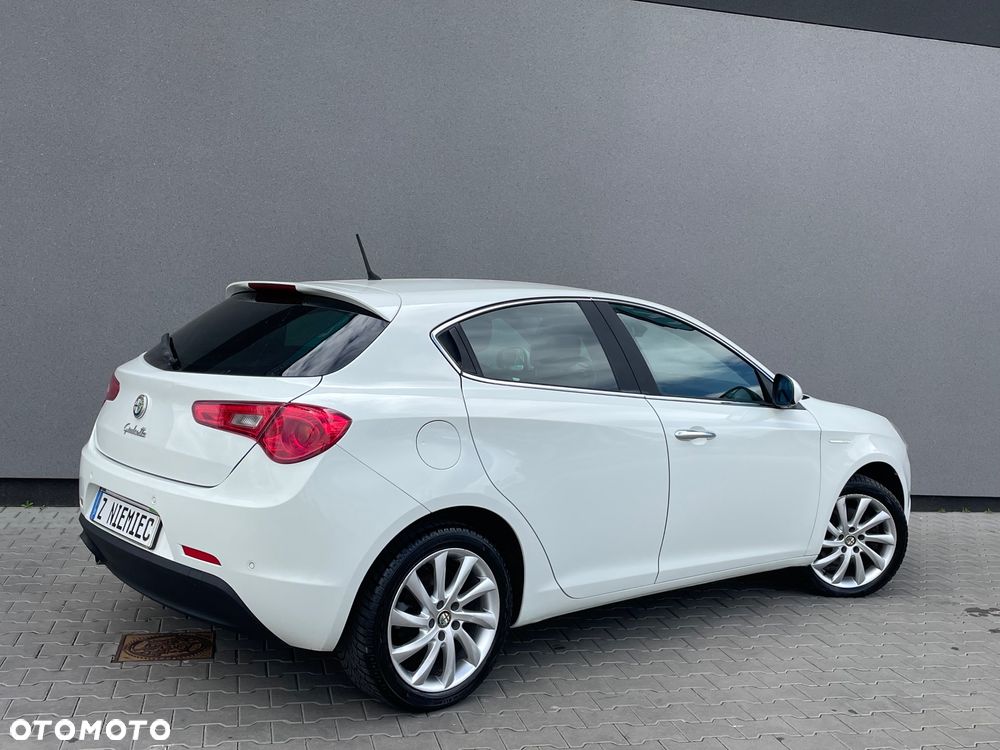 Alfa Romeo Giulietta - 2