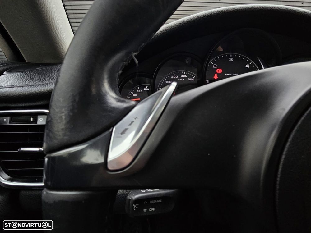 Porsche Panamera Standard - 26