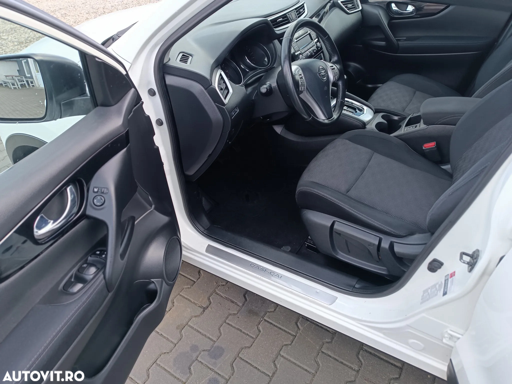Nissan Qashqai 1.2 DIG-T Start/Stop X-TRONIC N-Connecta - 7
