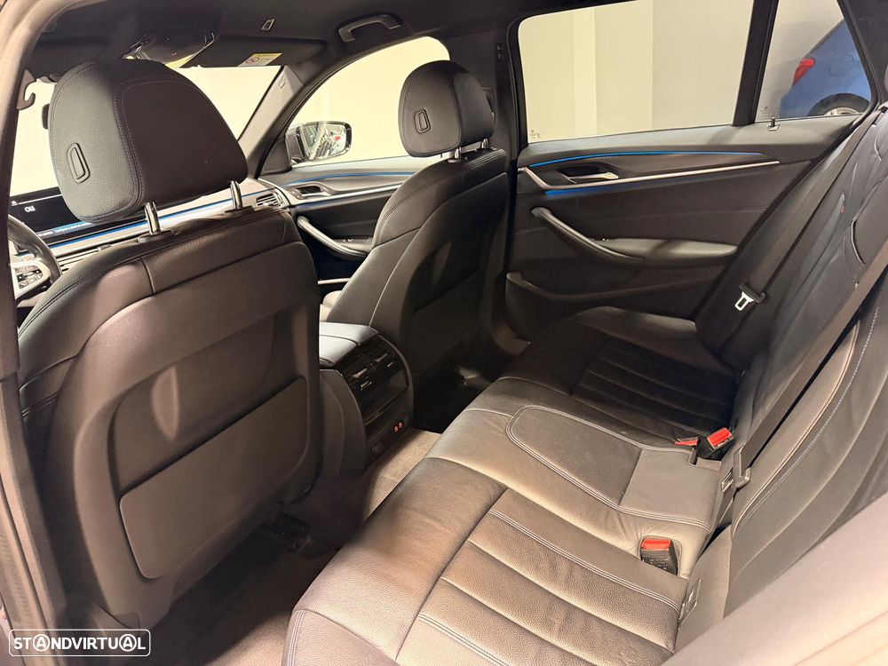 BMW 530 e Pack Desportivo M - 16