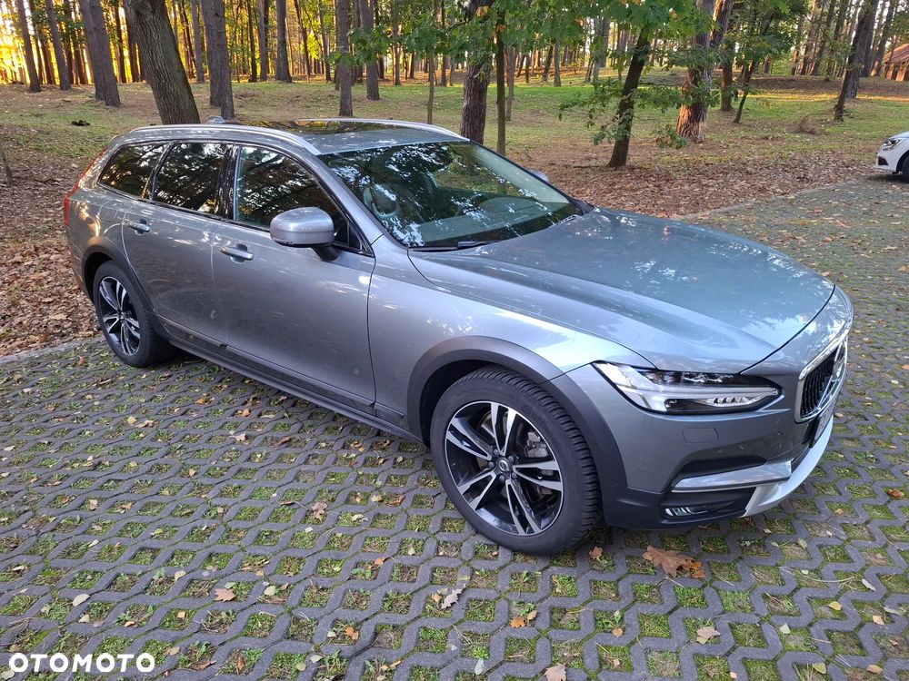 Volvo V90 Cross Country - 3