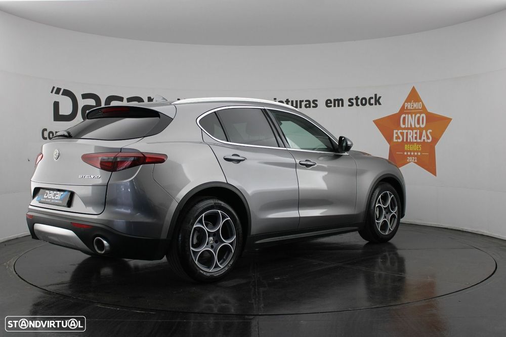 Alfa Romeo Stelvio 2.2 D Super AT8 - 8