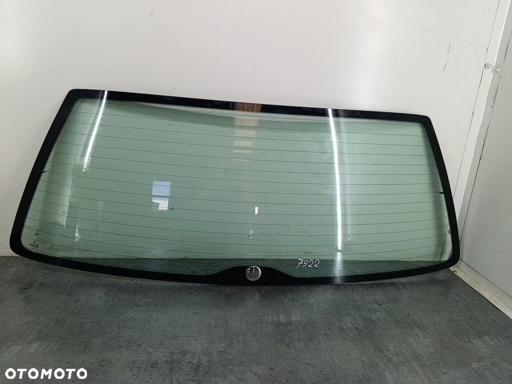 SZYBA KLAPY BAGAZNIKA VW PASSAT B5 FL KOMBI - 1